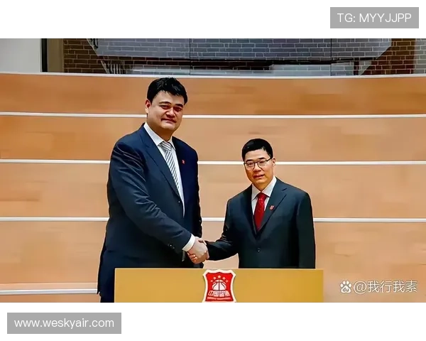 姚明奥尼尔韦德卡特齐聚中国赛现场引发球迷热议